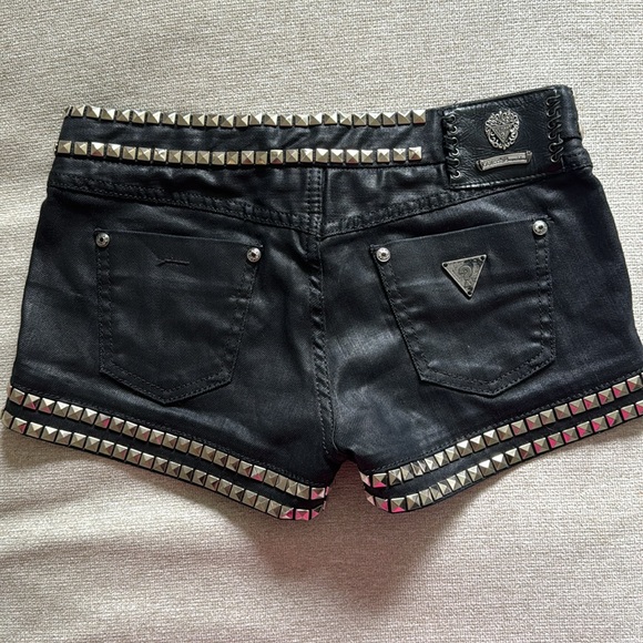 Guess Jean Shorts | Black | Studded | Silver Studded Outline | Size 25 - Picture 7 of 8